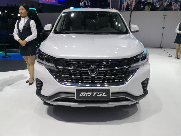 2019上海車(chē)展：東風(fēng)風(fēng)行T5L國(guó)六版亮相